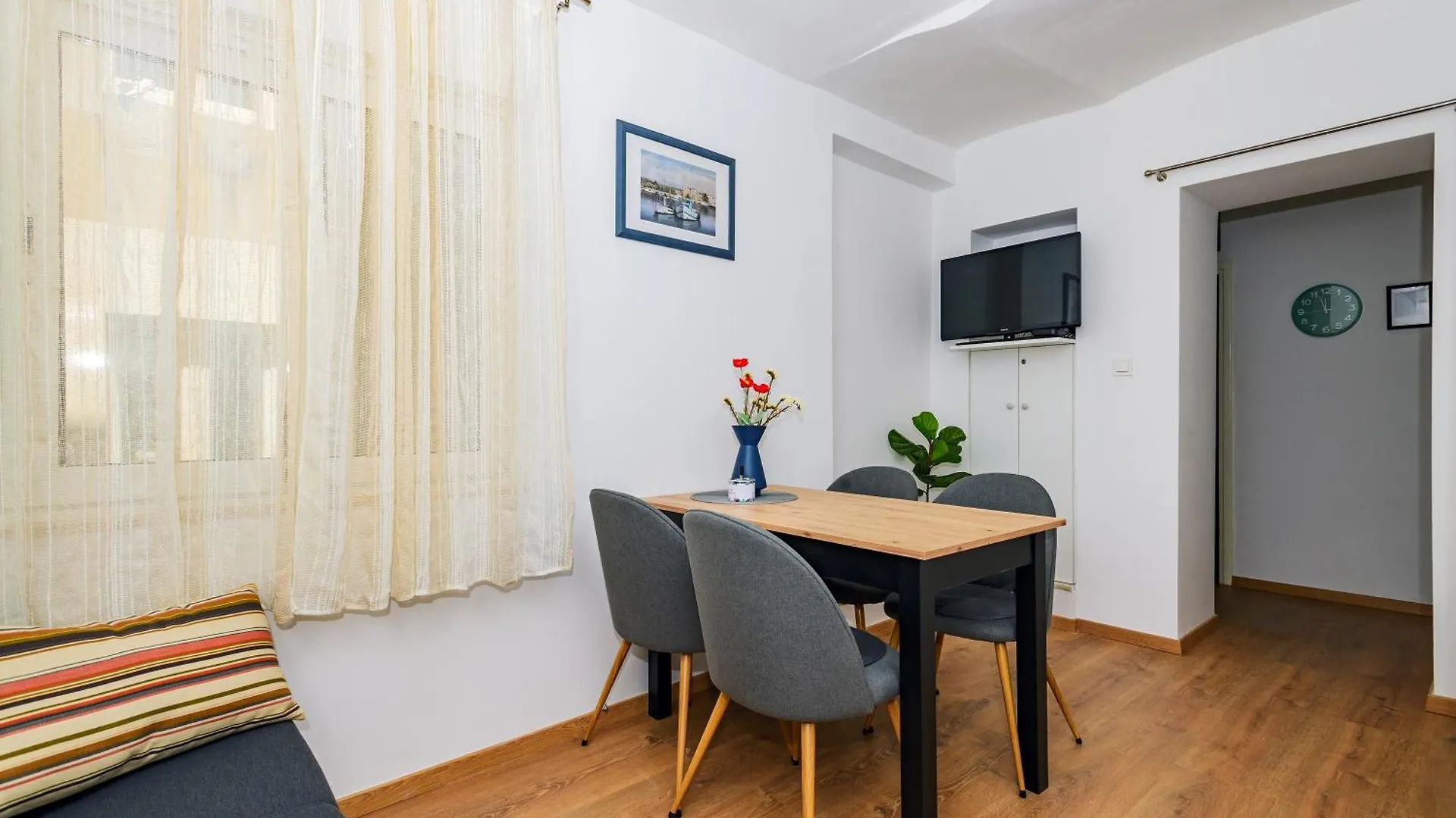 Pretty Apartment In The Centre - Old Town Zadar 0*,